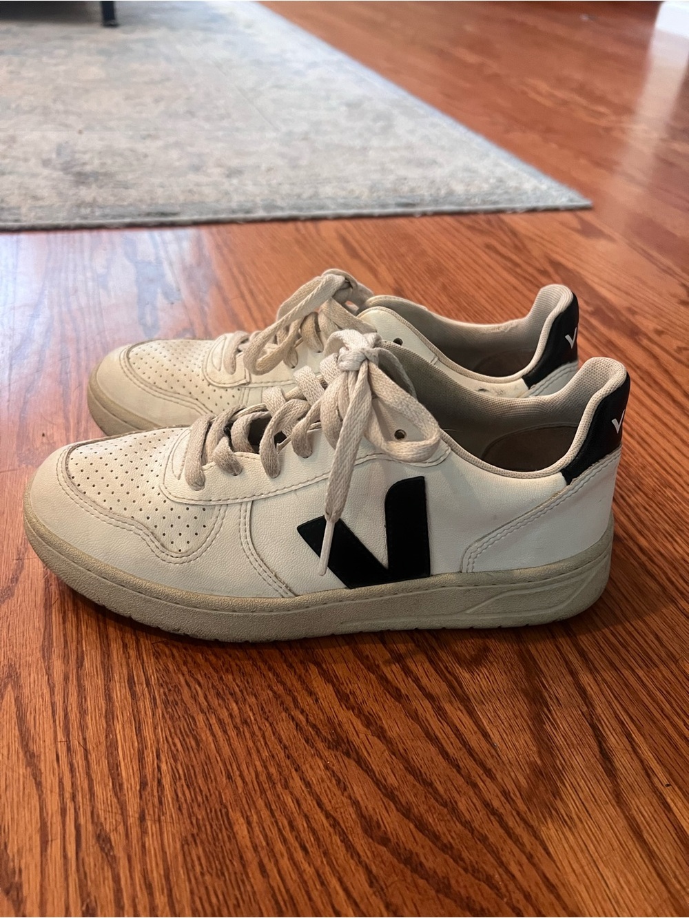 Veja V-10 Sneakers
